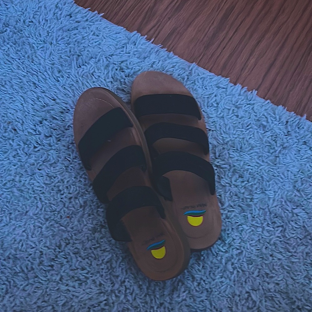Sandals/slides